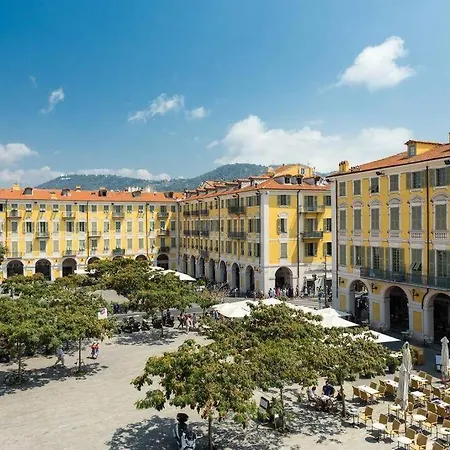 Le studio cozy a 3min à pied de la gare et du tramway Apartamento *